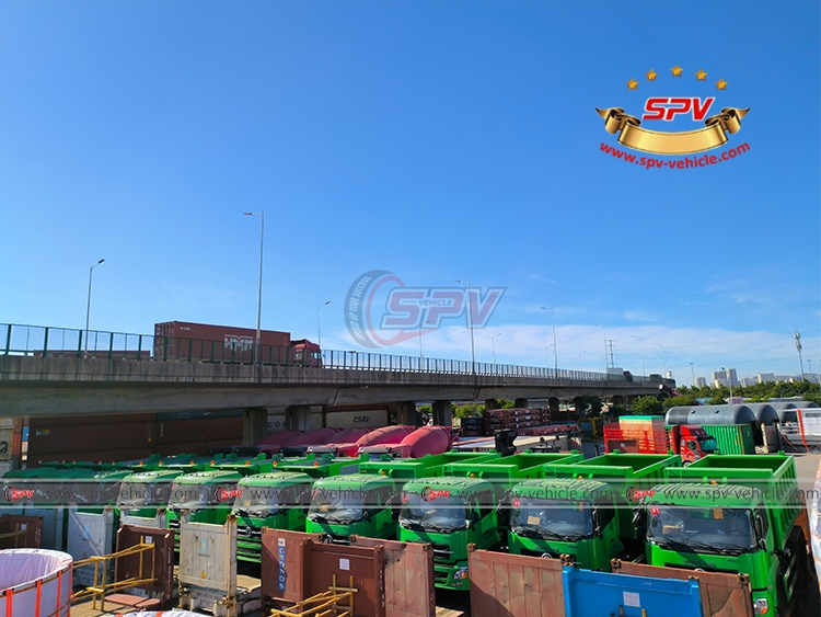 20 CBM Hook Loader Garbage Truck Dongfeng - Loading 1